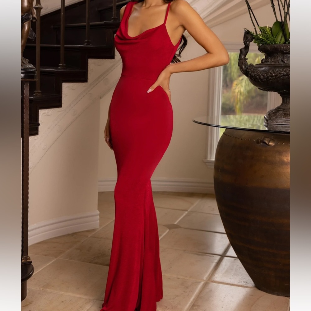 Club L London BERRY ASYMMETRIC NECKLINE COWL MAXI DRESS